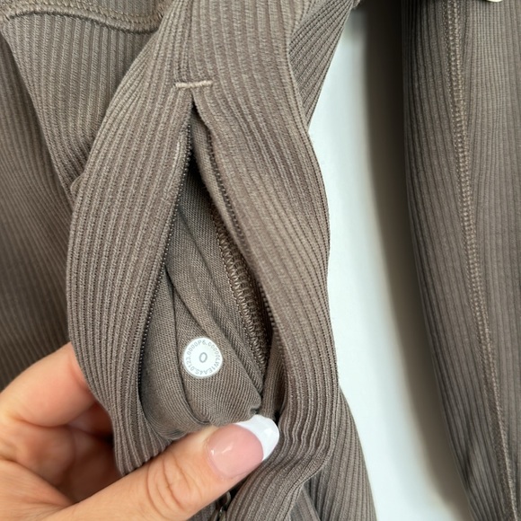 53. NWT Lululemon Ribbed Softstreme Long-Sleeve Romper Nomad Size 0 RARE - Picture 7 of 15